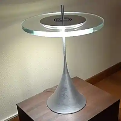 Lampe design avec diffuseur en verre
